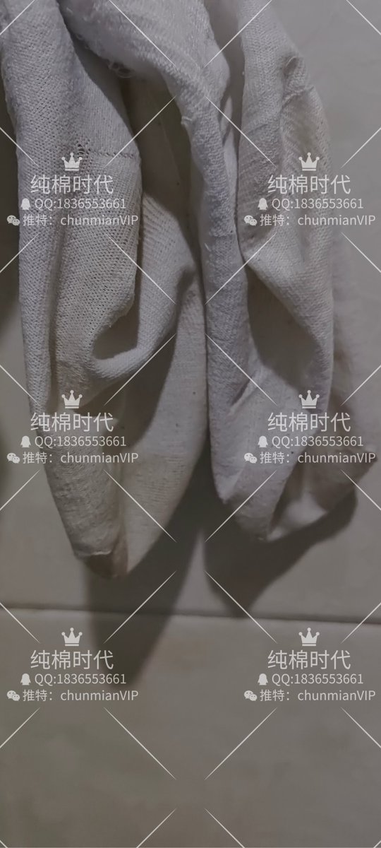 云朵的袜子放在角落里结果快递找不到，只在旁边找到了清明节期间烧火的火堆，可能是丢了，就是地下的老祖宗可能一脸懵：老李，你帮我看看这个，是今天孩子们给我烧过来的，为啥烧一个臭袜子下来？