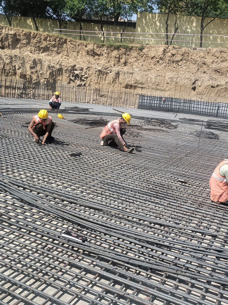 LudhianaSWSP's tweet image. Steady progress on OHSR construction across Ludhiana!
Under PIU &amp;amp; IVA&apos;s supervision, 14 sites barricaded, 4 excavated, and foundation works in full swing. PCC laid at Focal point, steel binding at Children Park!
#LudhianaDevelopment #PMIDC #WorldBank @mcldhofficial