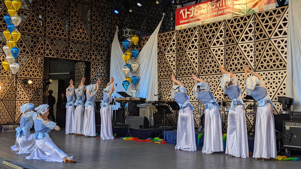 #池袋ベトフェスNCD 2日目開催中❣

4/6のVietnam Festival Next Culture Day 2025のステージ開演中！
V-Artistsのみなさんのステージです❢

今日も19時までステージプログラムが続きます！池袋西口公園グローバルリングシアターでお楽しみください☆彡

#ベトフェス