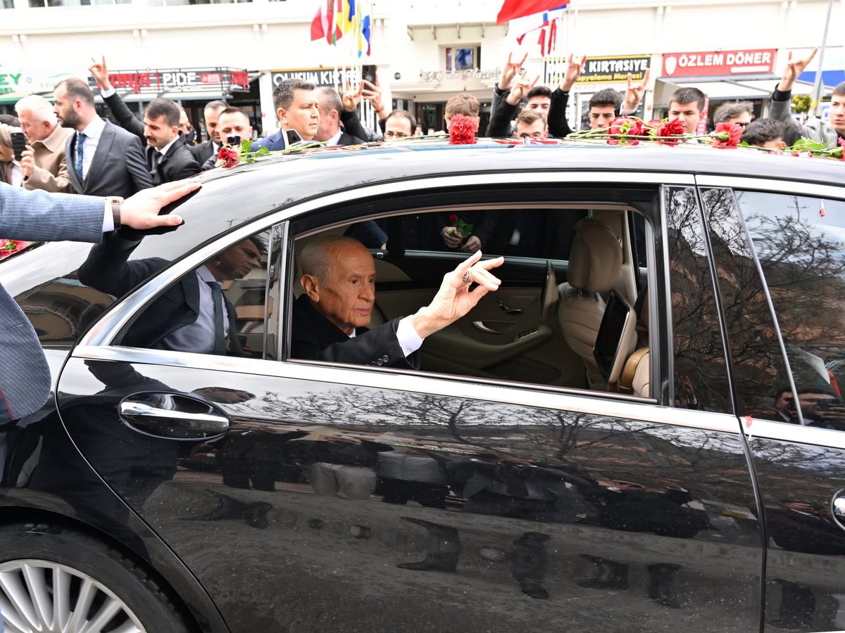 Biz gönül verdik, sen ömür ver ALLAH’ım... <a href="/dbdevletbahceli/">Devlet Bahçeli</a> beyimize