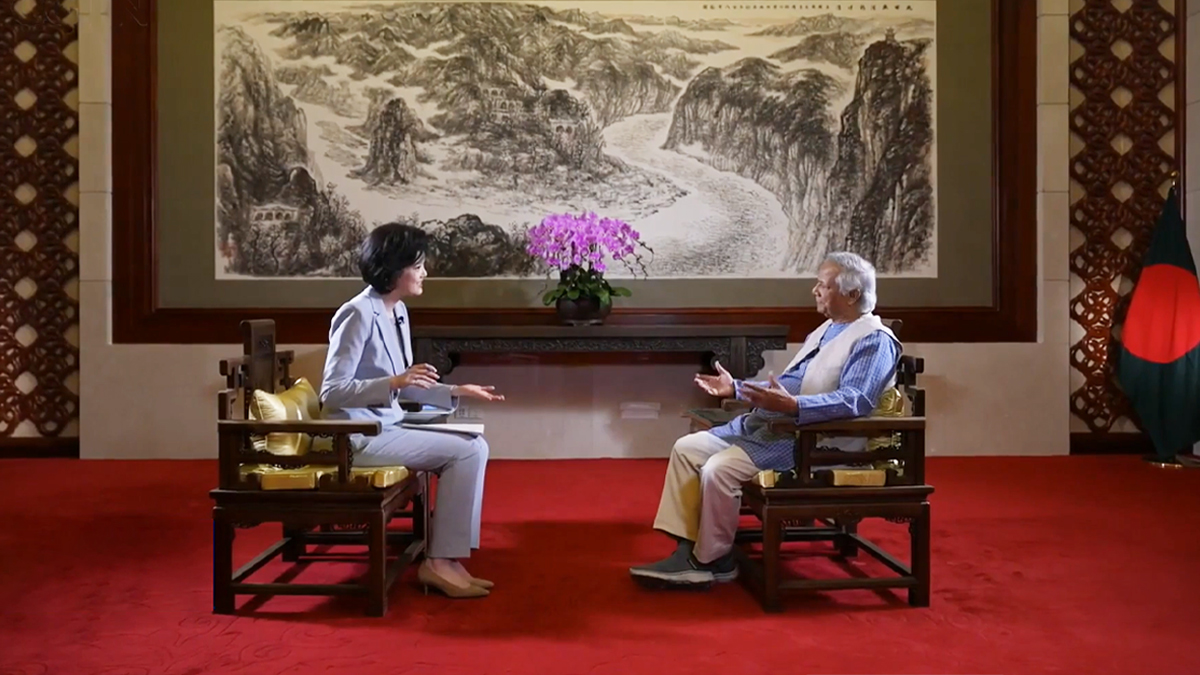 বাংলাদেশে বড় চীনা বিনিয়োগ ও শিল্প কারখানা স্থাপনের আহ্বান প্রধান উপদেষ্টার