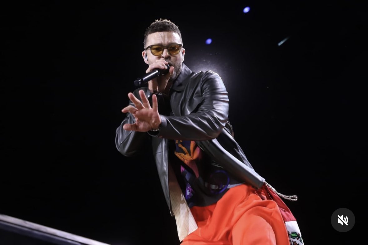 AElizabeth tweet media