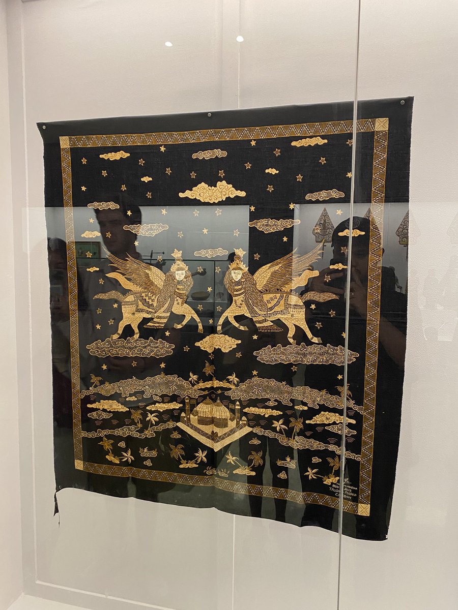 destiantos's tweet photo. Buraq moodboard.
Foto diambil di Museum Nasional Indonesia.

Senang sekali akhirnya bisa ke sini ❤️ https://t.co/eqgIOrtOFo