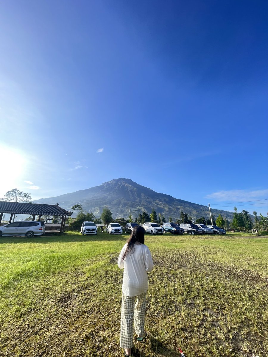 jacgkets's tweet photo. Sindoro dan sumbing, Central Java. https://t.co/iKIHc0tQtH