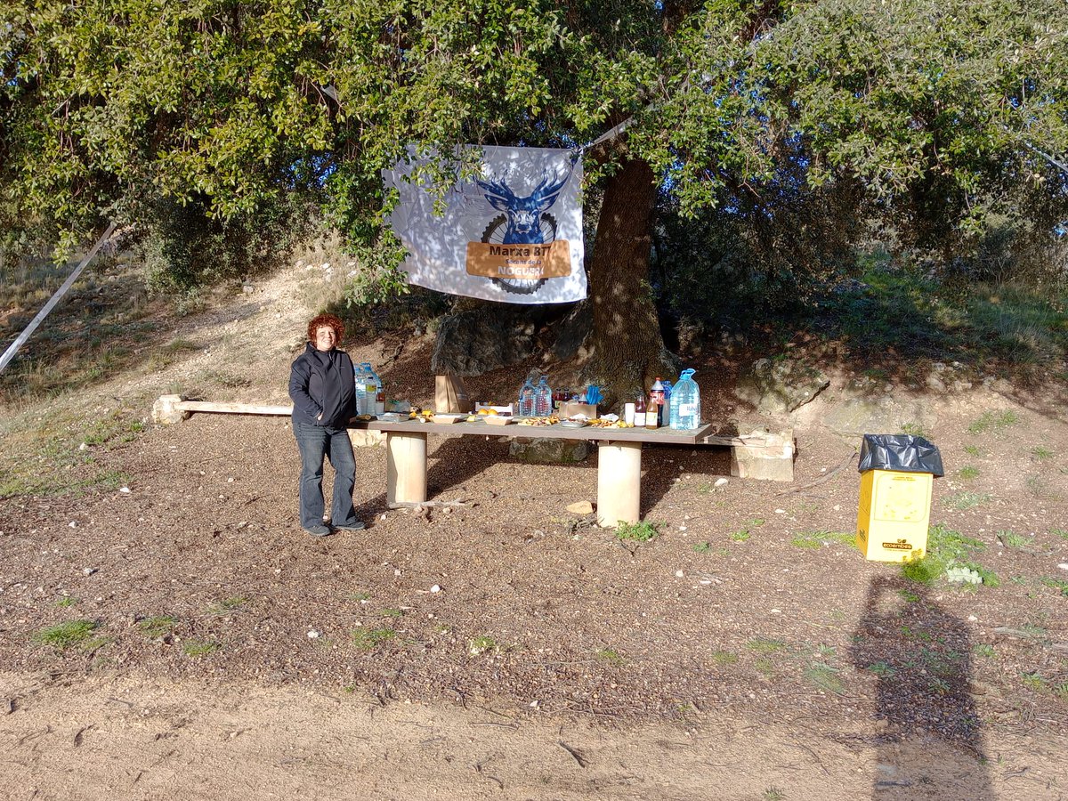 jordialgerri's tweet photo. Bon dia!!
Avui #Algerri, és lleva diferent.
A les 6, tots els voluntaris preparen l'esdeveniment esportiu de l'any.
#LaCèrvola , cursa #BTT i #Gravel pels secans de la #Noguera.
Orgull de #ClubEsportiuGessers, la feina q feu no té preu!!
Natres us veurem passar.
Força!!💪💪 https://t.co/AU5cvFVGDi
