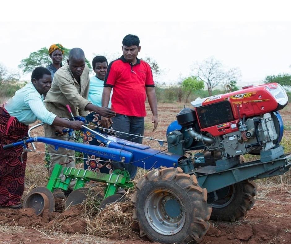 OFA POWER TILLER KUBWA SANA NA NDOGO | PETROL &amp; DIESEL 

Call/Text/WhatsApp: +255 712 253 102

BEI ZETU ZA POWER TILLER:
1. Petrol 7 HP = 2,500,000/=
2. Desel 8 HP = 3,000,000/=
3. Disel 14HP majembe yote, bila tela = 6,800,000/=
4. Disel 15.5HP na majembe yote = 7,000,000/=