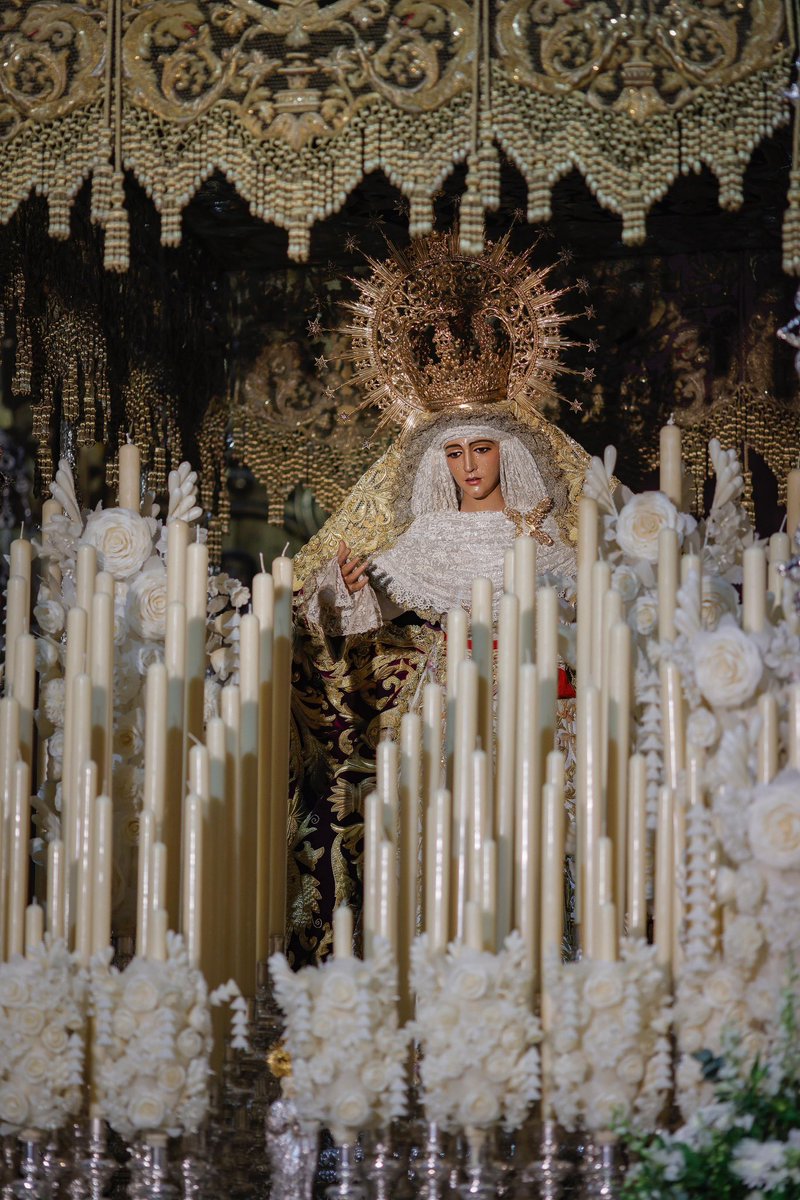 EspDeTriana's tweet photo. #ACTUALIDAD | El paso de palio de Nuestra Señora de la Esperanza luce ya con toda la candelería fundida y dispuesta para una nueva Madrugada del Viernes Santo 

#EsperanzaDeTriana
#LaMisiónDeLaEsperanza https://t.co/4FfjL7Olay