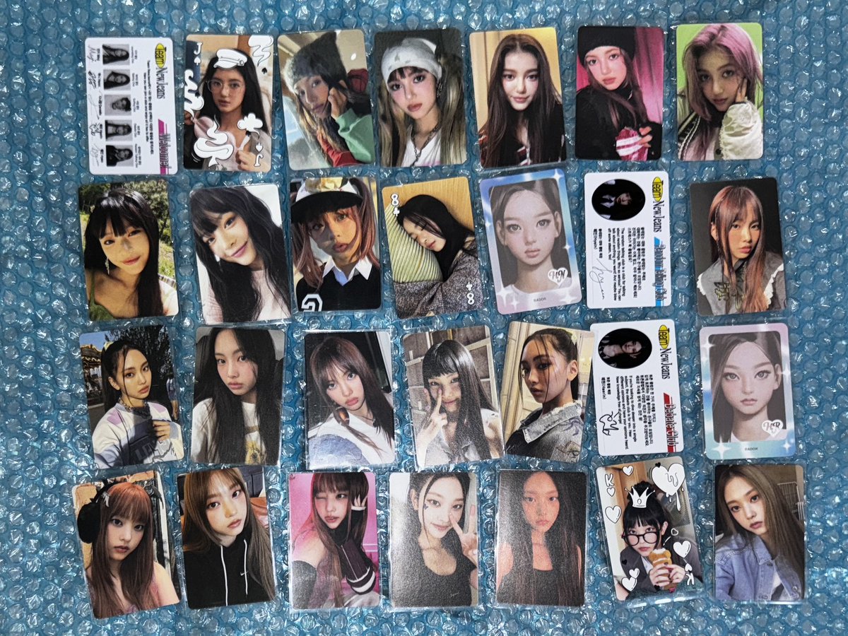 bemyrose1's tweet photo. ปล่อยเหมาค่า (บั้ม blue book ไม่มี sticker ค่ะ)
บั้มเปล่า 5 บั้ม + การ์ด 40 ใบ + poster จาก pop up store ตอน debut

บั้มเปล่าblue book ฮเยอิน มีบุบด้านข้างค่า

ปล่อยเหมา 3000 รวมส่งค่ะ

#ตลาดนัดnewjeans #ตลาดนัดนิวจีนส์ https://t.co/NwjaMNg23L