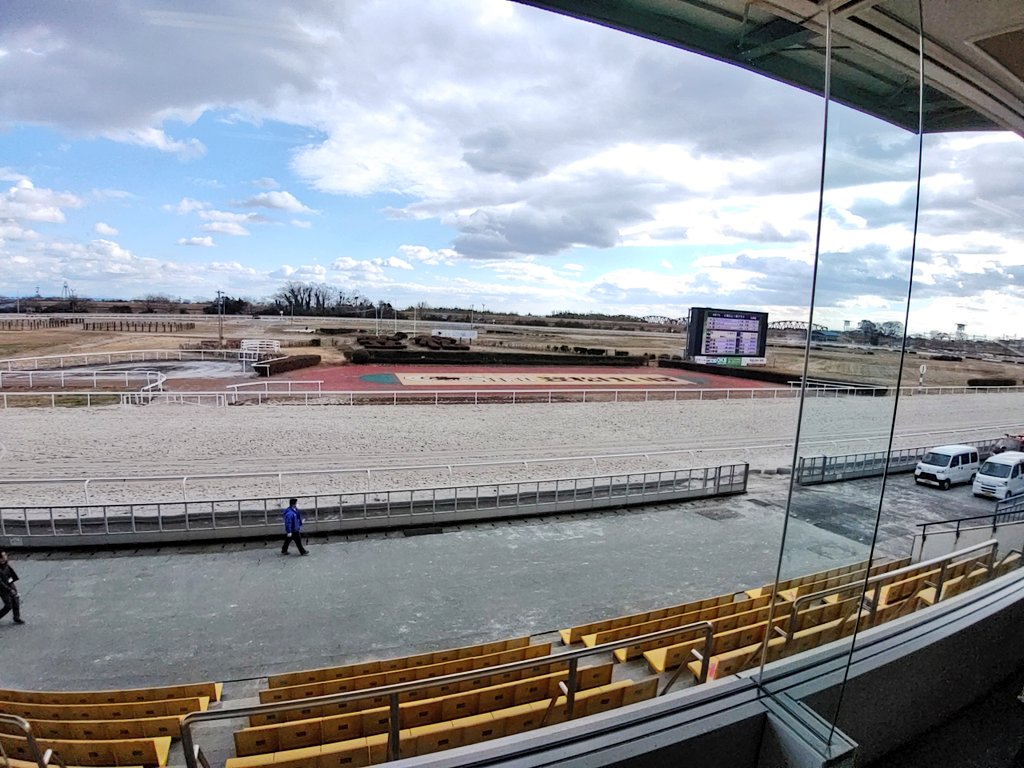 pyuqawa's tweet photo. 笠松競馬場をオグリキャップで走ってきた時の写真🐎

#笠松町
#笠松競馬場 https://t.co/Yz8tcEN4lo