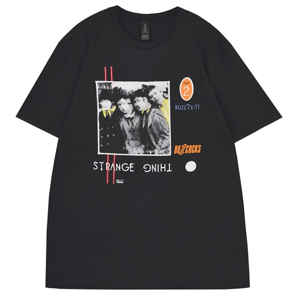 TRADMODETYO's tweet image. 本日の注目アイテムはこちら💁

BUZZCOCKSが1980年にリリースしたシングル「Strange Thing」のジャケがデザインのオフィシャルマーチャンダイズ！
アートワークはフォトグラファーのエイドリアン・ブート撮影による写真を用いたもの。
geekhead.jp/items/item/BCT…

#AdrianBoot