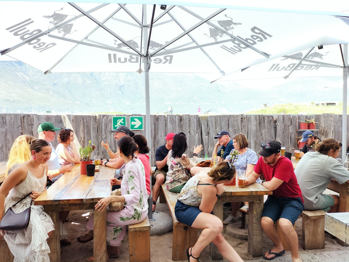 🌞Sun's out, roads are open, and Bay Harbour Market is calling! 🌴
Take a scenic drive to the market today and enjoy:
🎶Live music to set the mood
🍴Delicious lunch to savour
✨Good vibes all around!
Don't miss out on the perfect day out. See you there! 🚗💃