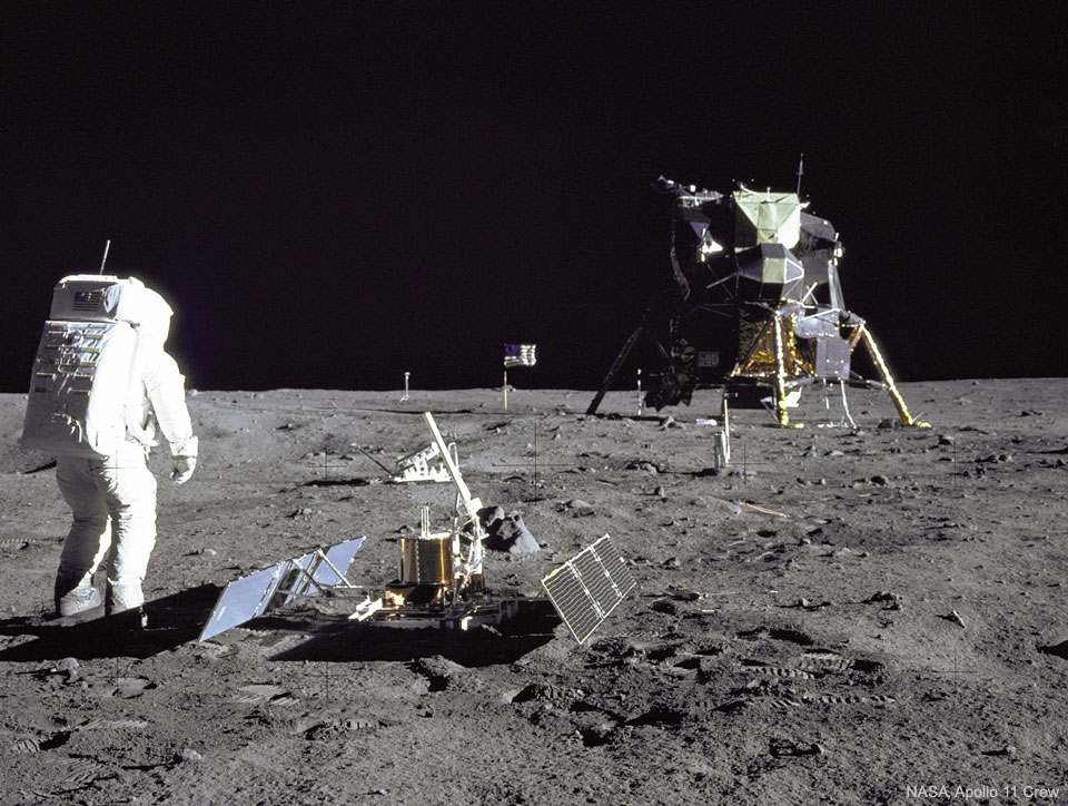 nasa_apodx's tweet photo. Moonquakes: the universe's way of saying, "Ever try to enjoy a peaceful night on the moon?" 🌕🛋️ Buzz Aldrin knows—those lunar apartments better have solid foundations! #SpaceProblems #Apollo11 https://t.co/HnSoNS8RC5