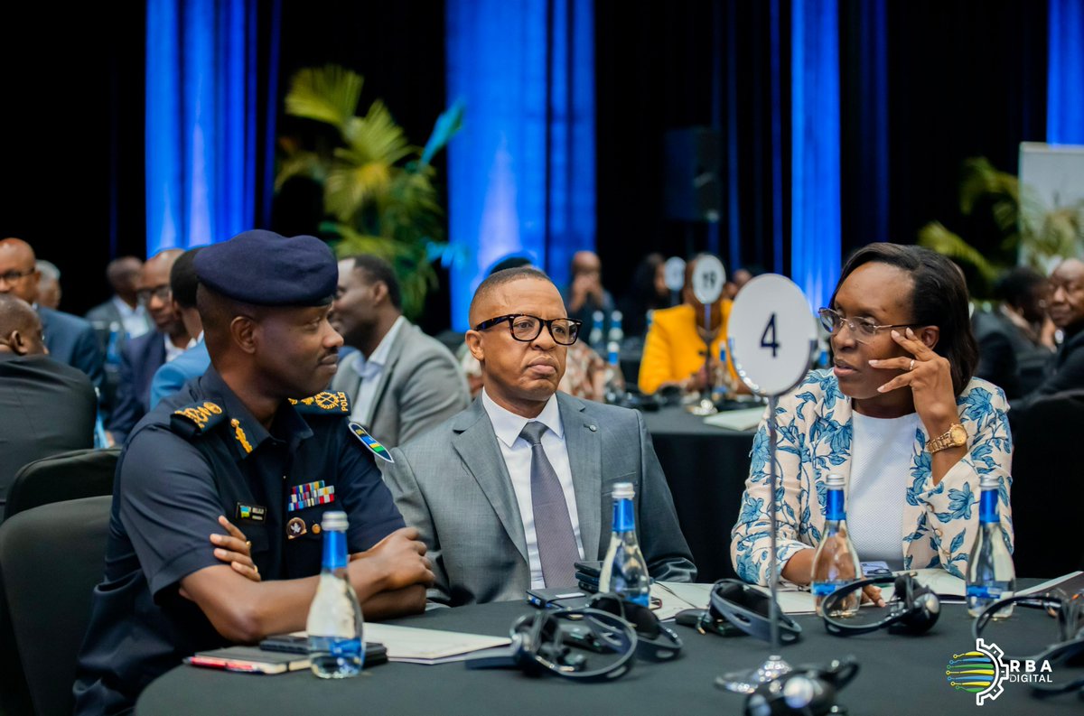 🚨AKA KANYA🚨

Muri Kigali Convention Centre hagiye kubera Inama Mpuzamahanga ku #Kwibuka31 yiga ku guharanira ko Jenoside itazongera binyuze mu gukumira no kurandura ingengabitekerezo yayo.

Ni inama itegura ibikorwa byo kwibuka ku nshuro ya 31 Jenoside yakorewe Abatutsi.