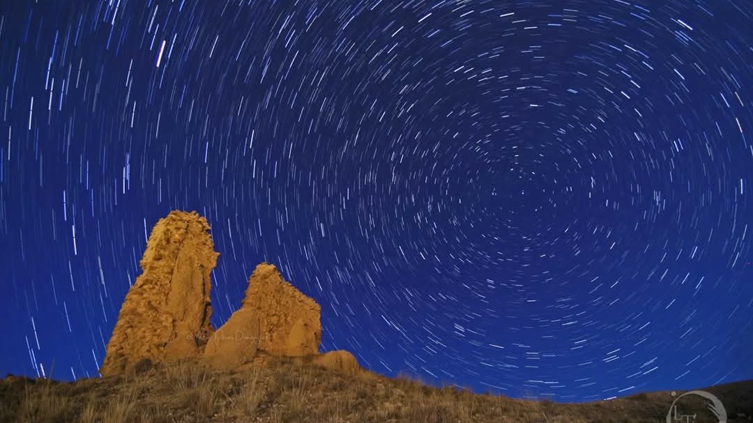 Comenzamos, y en las dos próximas dos horas, se hace la noche en
<a href="/radio3_rne/">Radio 3</a>
EL BOSQUE EXISTE EN LA NOCHE (primera parte). Con #RaúlDeTapia
<a href="/RAlcanduerca/">Raul de Tapia Alcanduerca</a>
HT: #BosqueNocturnoRadio3
Foto de #VictorNoctua @VictorNoctua