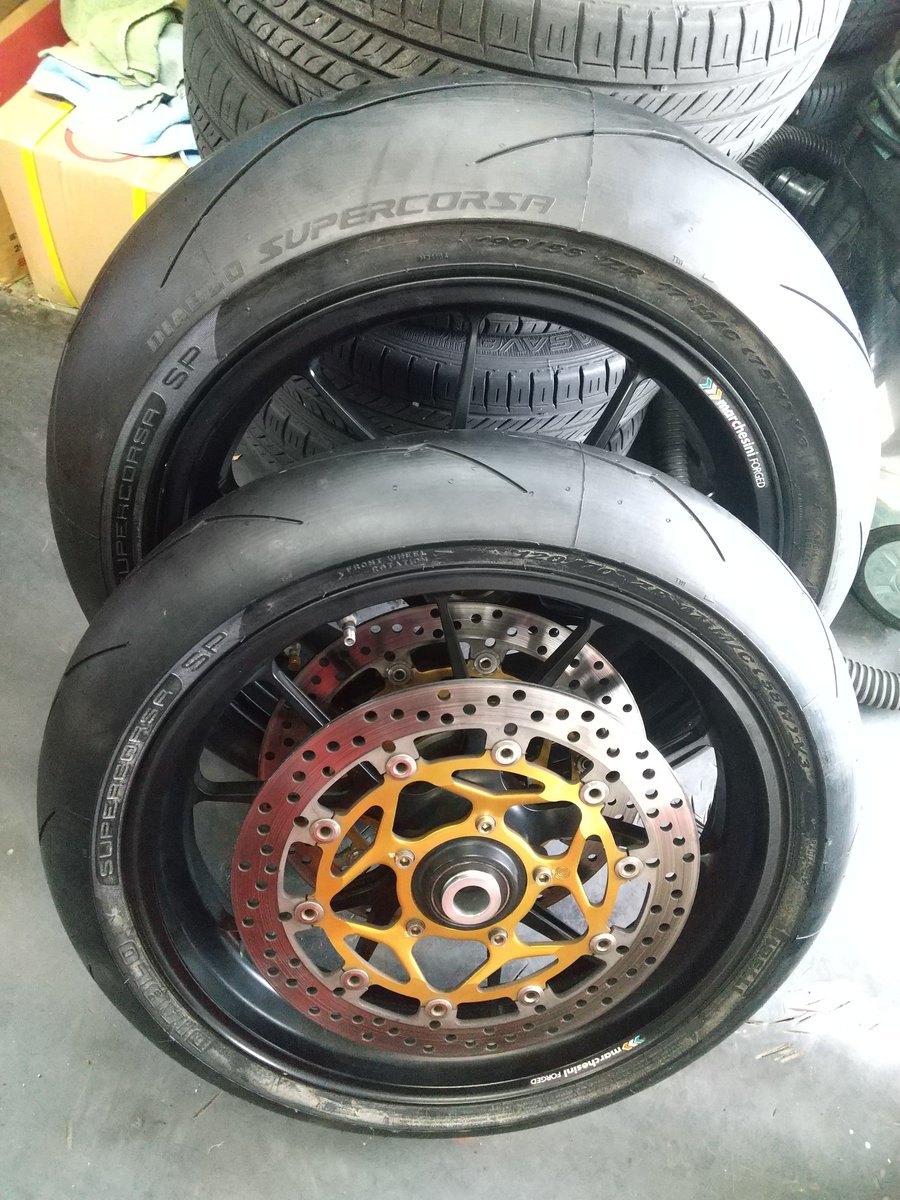 バイクの新品タイヤは本当に滑ります！ 私も何回か転倒しかけました