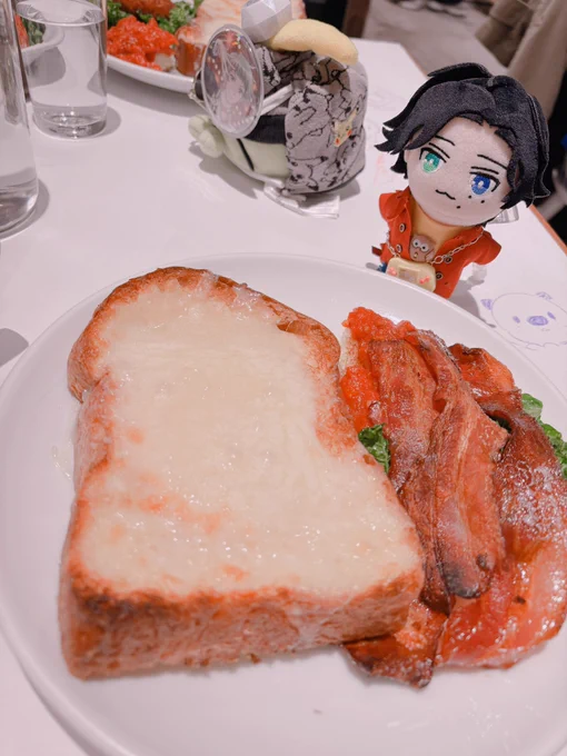 みのみのさんとヒプムビ参戦してきました〜!!みのみのさんがバスブロ出してくれてめちゃくちゃ感謝です。言の葉党員になっていただきたい所存ポケモン交換もありがとうございました。サファリ丸めちゃくちゃ笑った。 推し活ゴクちゃん可愛い。うちのおミジュも推し活させたいな。