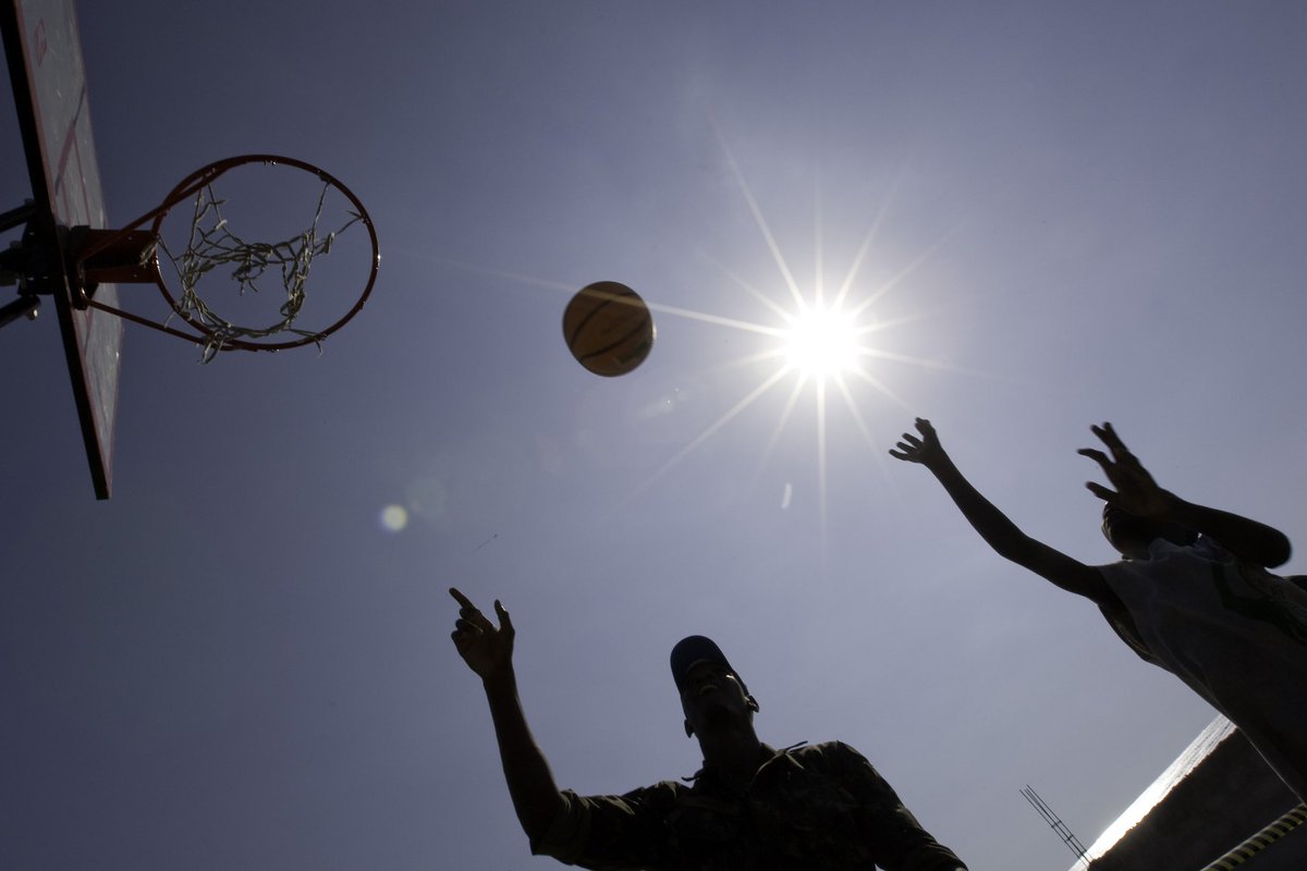 UNinSouthAfrica's tweet image. 🏓🥊⚽️🏀🥎 Sport transcends boundaries and fosters inclusion.

This #SportDay, join us in advocating for equal opportunities in sports for everyone, regardless of age, gender, or race.

🎖️bit.ly/UN-Sport-2025 #Sport4SDGs #SportForAll