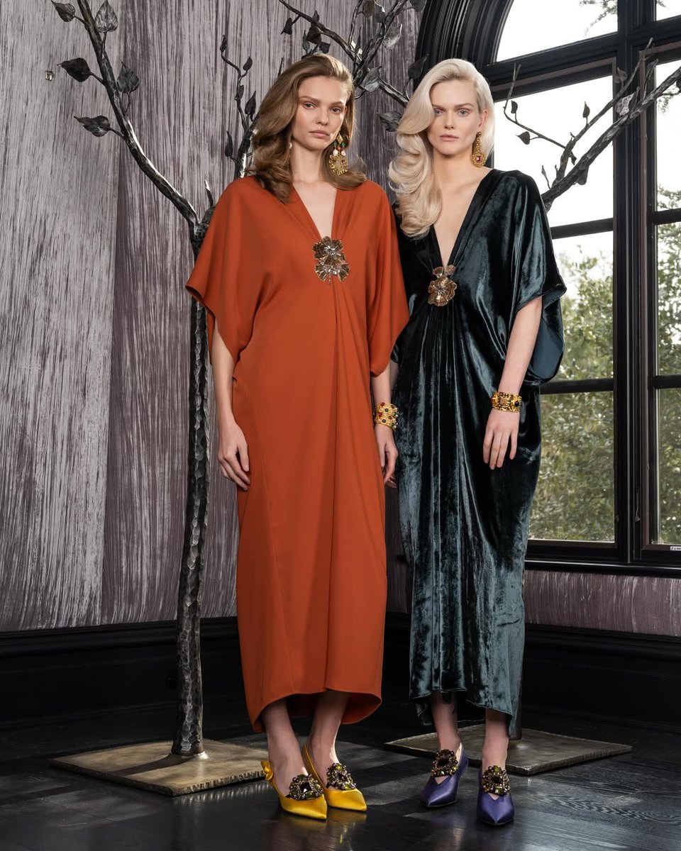 Café de la Mode: Where Fashion Meets Flavor

In the bustling world of fashion, where trends shift with the seasons and style icons emerge daily, one name stands out as a beacon for fashion enthusiasts: Café de la Mode. This unique blog seamlessly merges the realms of haute