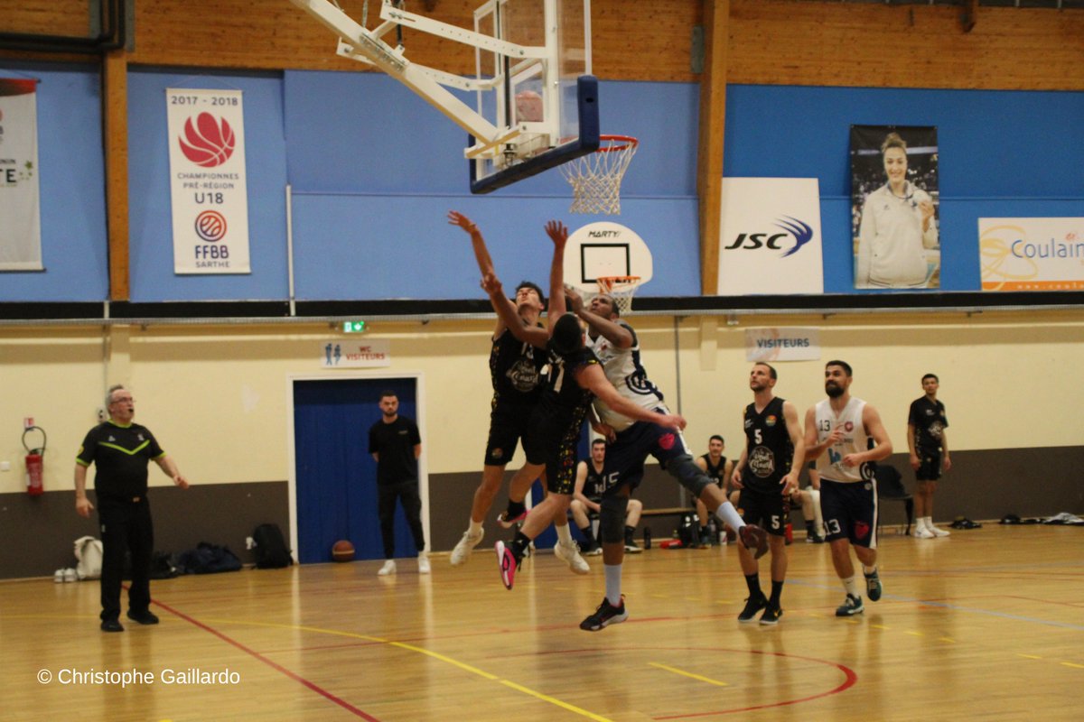 Championnat Régionale Masculine Seniors - Division 2 - Poule A entre <a href="/coulainesbasket/">JSCOULAINES BASKET</a> et Montaigu Vendée Basket Club 2