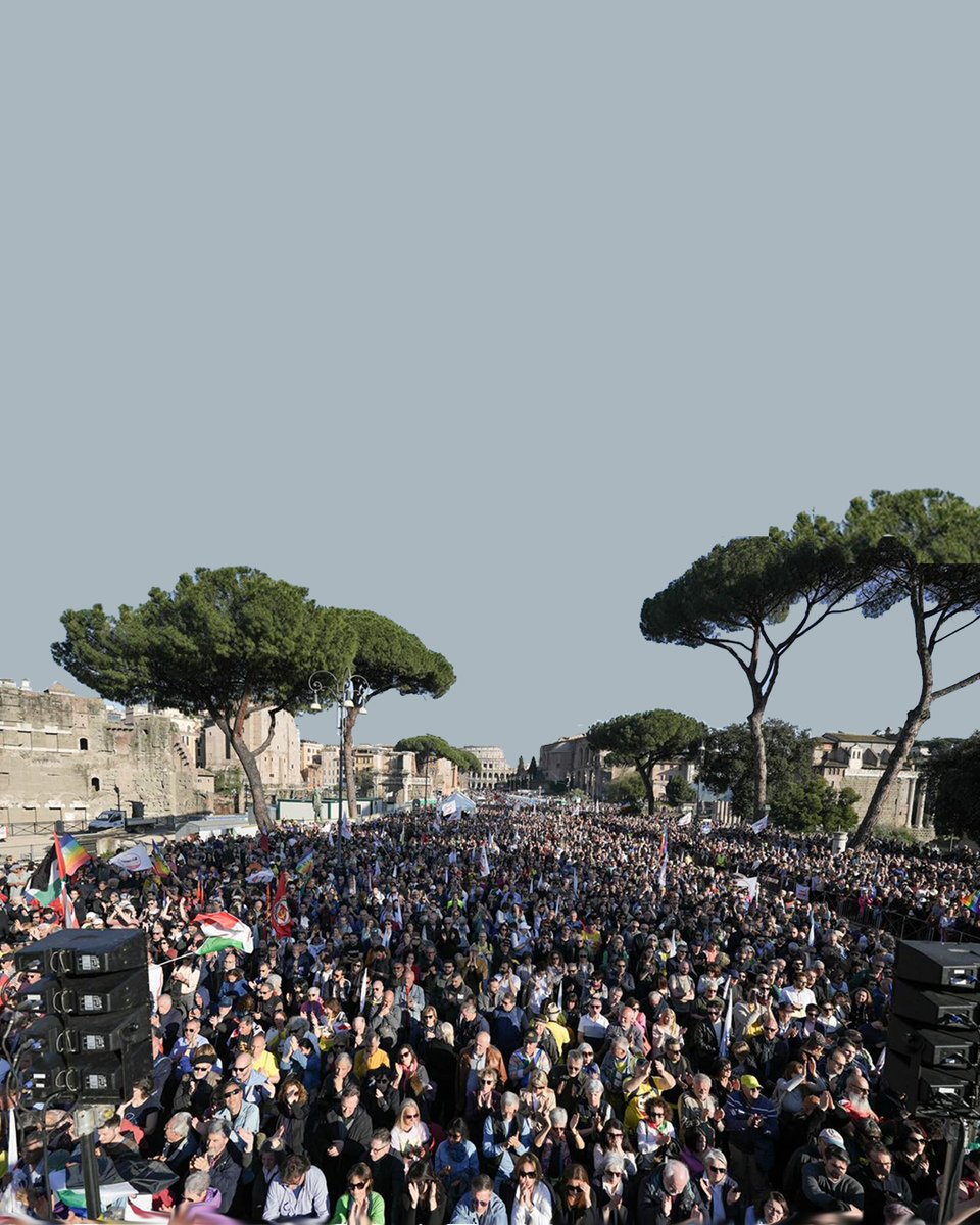 Non ci siamo entrati tutti e 100mila in quella piazza. Le idee non hanno bisogno di armi, se sono in grado di convincere così tante persone. Che spettacolo!
