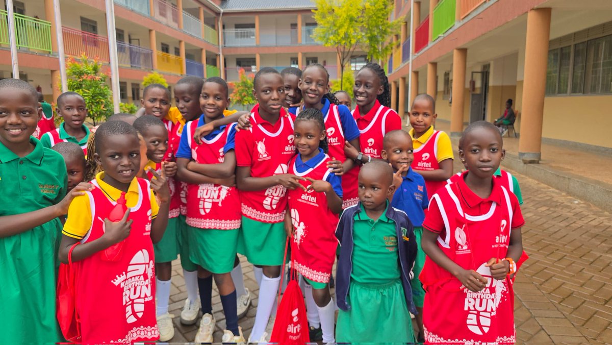 ZACHARYSCHOOL25's tweet photo. This morning,  we participated in the Kabaka's Birthday Run together with our children and the community.  We are joining efforts together to end HIV/Aids 2030.
#KabakaBirthdayRun2025 @cpmayiga @majestic_brands @BugandaOfficial https://t.co/U0hNoA1nRg