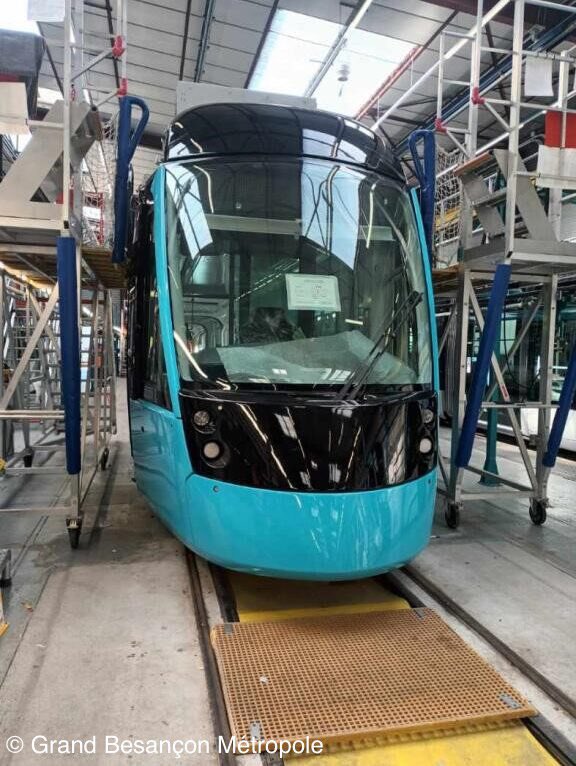 Le Journal du transport public, vélo, trottinette (@actu_tp_vt_75) on Twitter photo Bourgogne-Franche-Comté : à l'usine <a href="/AlstomFrance/">Alstom France</a> de La Rochelle, la fabrication des 5 nouveaux tramways Citadis X05 de <a href="/ginkovoyage/">Ginko, les mobilités de Grand Besançon Métropole</a> (Besançon) a commencé il y a quelques mois. Leur livraison commencera en mai 2025 d'abord pour les essais et après une mise en service à la rentrée Bourgogne-Franche-Comté : à l'usine <a href="/AlstomFrance/">Alstom France</a> de La Rochelle, la fabrication des 5 nouveaux tramways Citadis X05 de <a href="/ginkovoyage/">Ginko, les mobilités de Grand Besançon Métropole</a> (Besançon) a commencé il y a quelques mois. Leur livraison commencera en mai 2025 d'abord pour les essais et après une mise en service à la rentrée