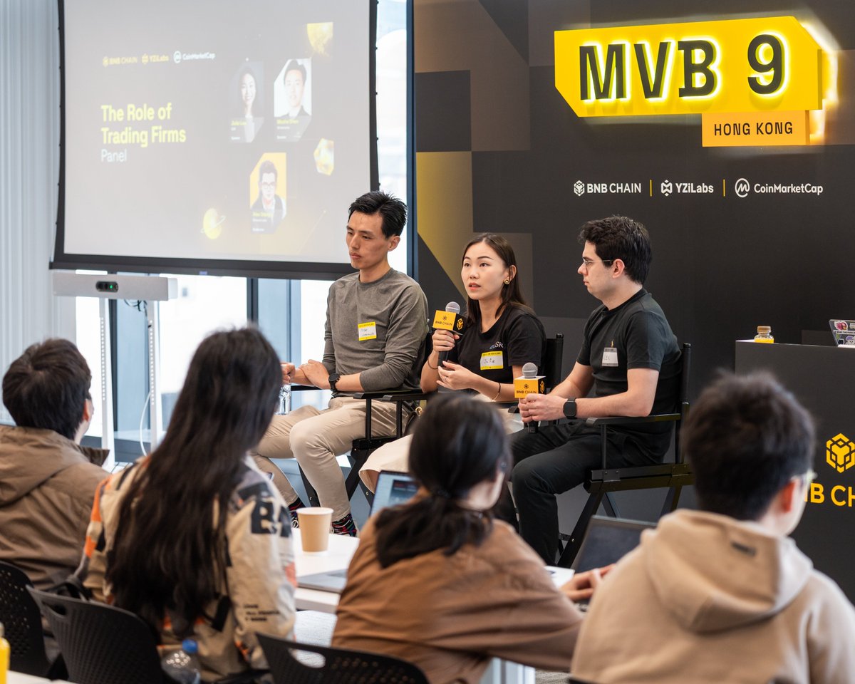 BNBCHAIN's tweet image. Day 2 of #MVB9 is well under way!

Today #InsideMVB we&apos;re hearing from @TrustWallet, talking about the role of trading firms, how to leverage @CoinMarketCap for GTM, a Q&amp;amp;A with @heyibinance along with some fun &amp;amp; networking!

Then it&apos;s on to the #BNBSuperMeetupHK later 😉
