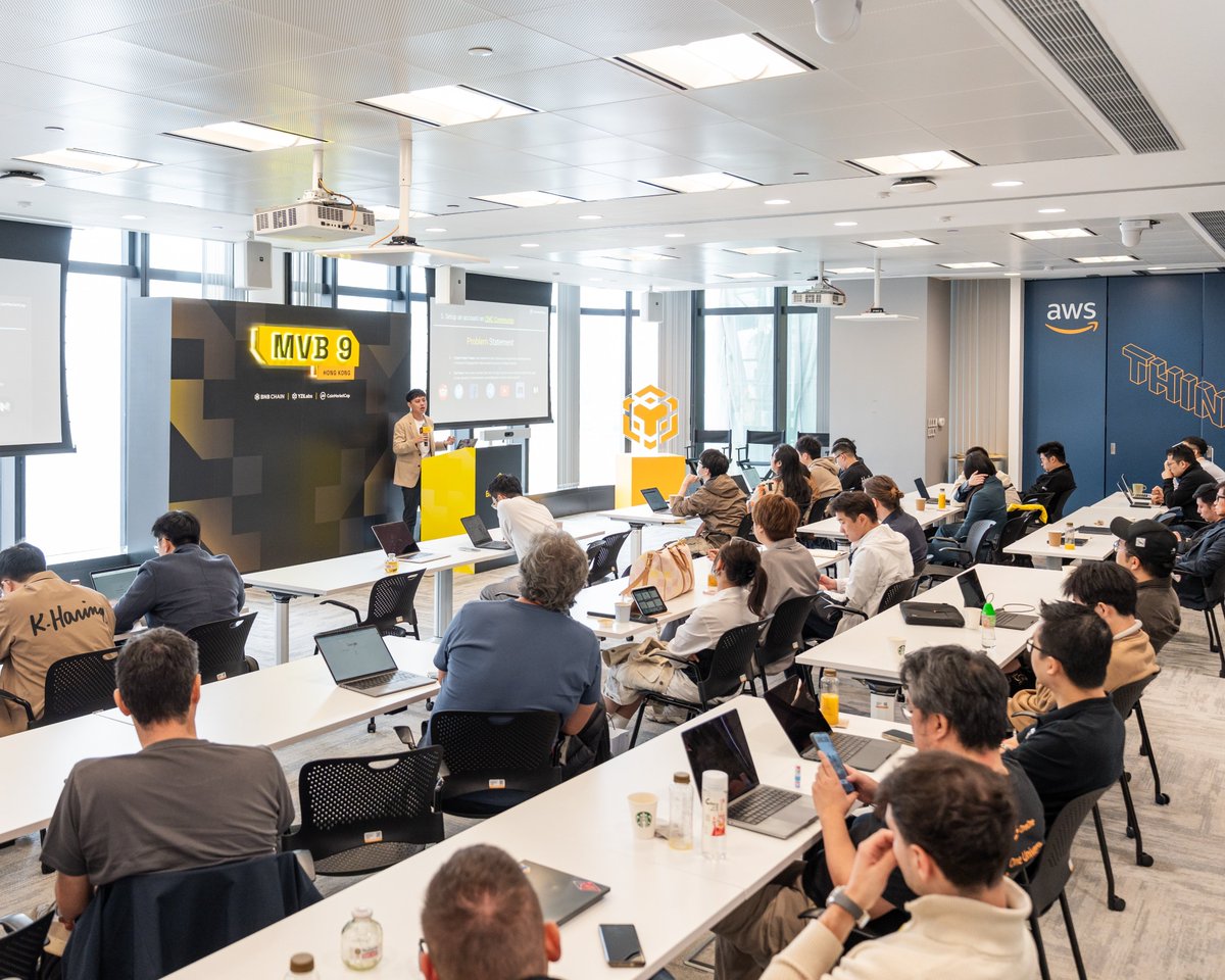 BNBCHAIN's tweet image. Day 2 of #MVB9 is well under way!

Today #InsideMVB we&apos;re hearing from @TrustWallet, talking about the role of trading firms, how to leverage @CoinMarketCap for GTM, a Q&amp;amp;A with @heyibinance along with some fun &amp;amp; networking!

Then it&apos;s on to the #BNBSuperMeetupHK later 😉
