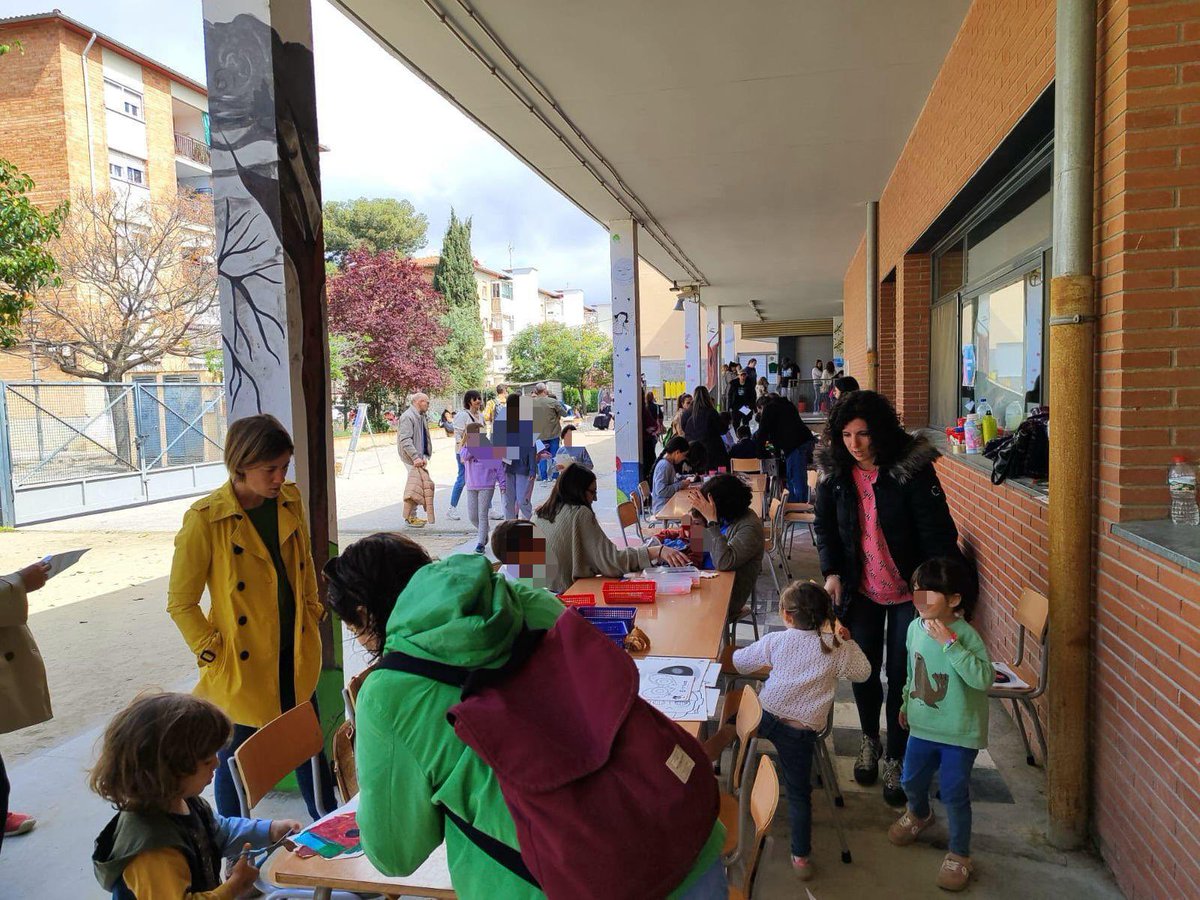 Escola Mas i Perera (@masiperera) on Twitter photo 🤖 📚Liti, què? Lititech! Un matí de dissabte ple de màgia on literatura i robòtica han fet gaudir a petits i grans de contes amb makey-makey, robots que seguien les nostres instruccions, e-books manuals, fotos amb el DUC,... i molt més!
<a href="/ampamasiperera/">AMPA Mas i Perera</a> <a href="/bescat_be/">Programa de biblioteques escolars</a> <a href="/FundacioBofill/">Fundació Bofill</a> 🤖 📚Liti, què? Lititech! Un matí de dissabte ple de màgia on literatura i robòtica han fet gaudir a petits i grans de contes amb makey-makey, robots que seguien les nostres instruccions, e-books manuals, fotos amb el DUC,... i molt més!
<a href="/ampamasiperera/">AMPA Mas i Perera</a> <a href="/bescat_be/">Programa de biblioteques escolars</a> <a href="/FundacioBofill/">Fundació Bofill</a>