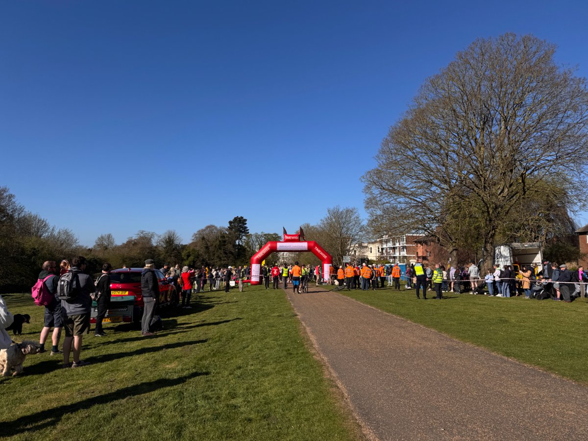 JamieGrayPhoto's tweet photo. Perfect day for 10k *
*I’ll be taking 10k photos
#regencyrun #regency10k https://t.co/qh8GSH4jOX