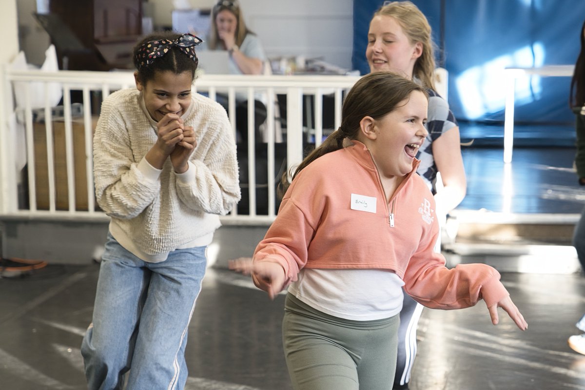YorkTheatre's tweet image. We've recently been up and about in our His Last Report movement skills workshops.💃

We had our first full cast read through last week and rehearsals start soon, so keep an eye out for lots of exciting new content📽️

📸John Saunders, Natasha Sinton, Alan Gibson and Mike Darley