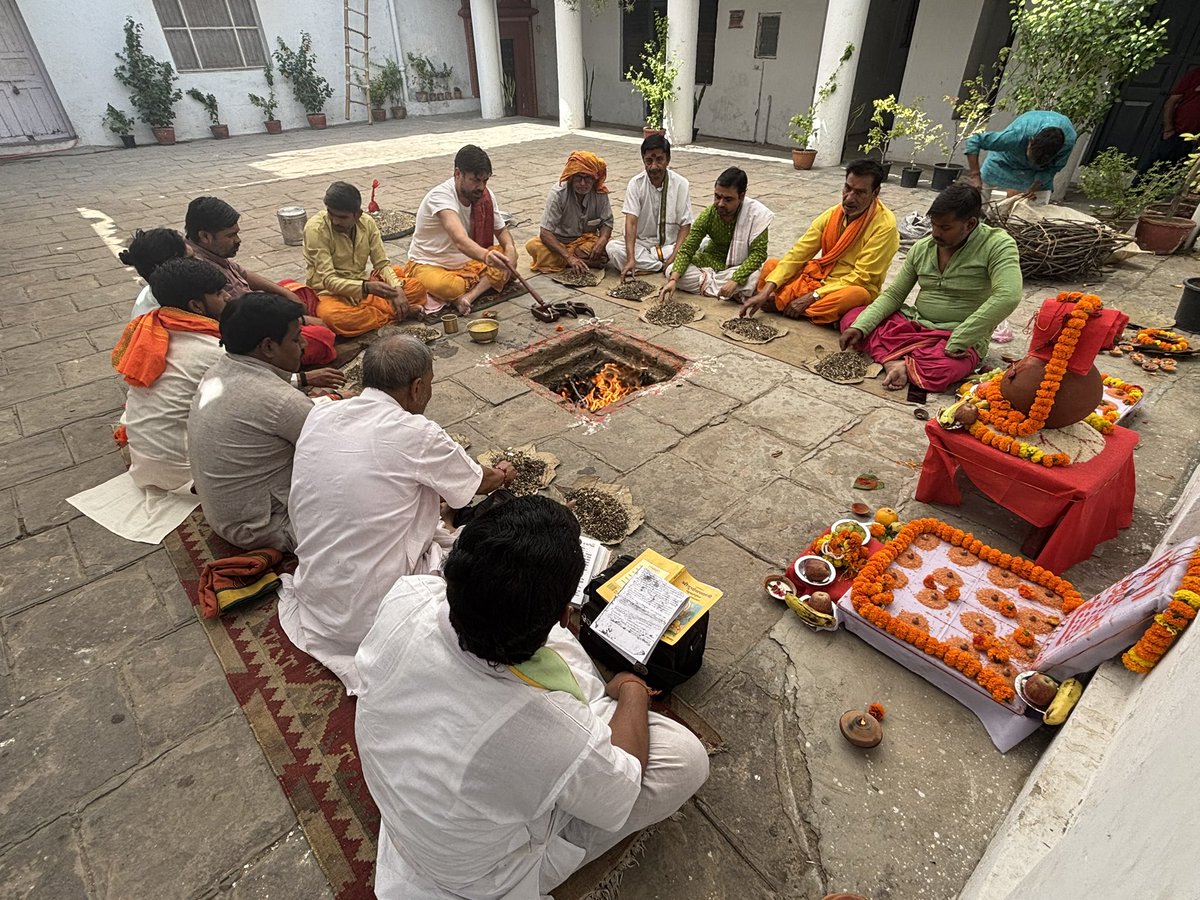 रामनवमी के पवित्र अवसर पर पूजन-अर्चन के उपरांत हवन कर सभी के सुख, शांति, और समृद्धि के लिए प्रार्थना की। 

#RamNavami