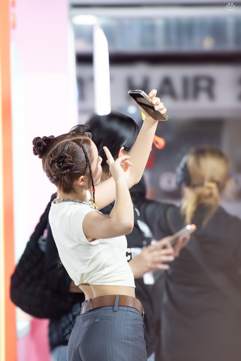 _MagicCharm_'s tweet photo. 🤏
#ciizezphr #CiizeRutricha
#GarnierColorMixxCiize https://t.co/Tfa2fJvK82
