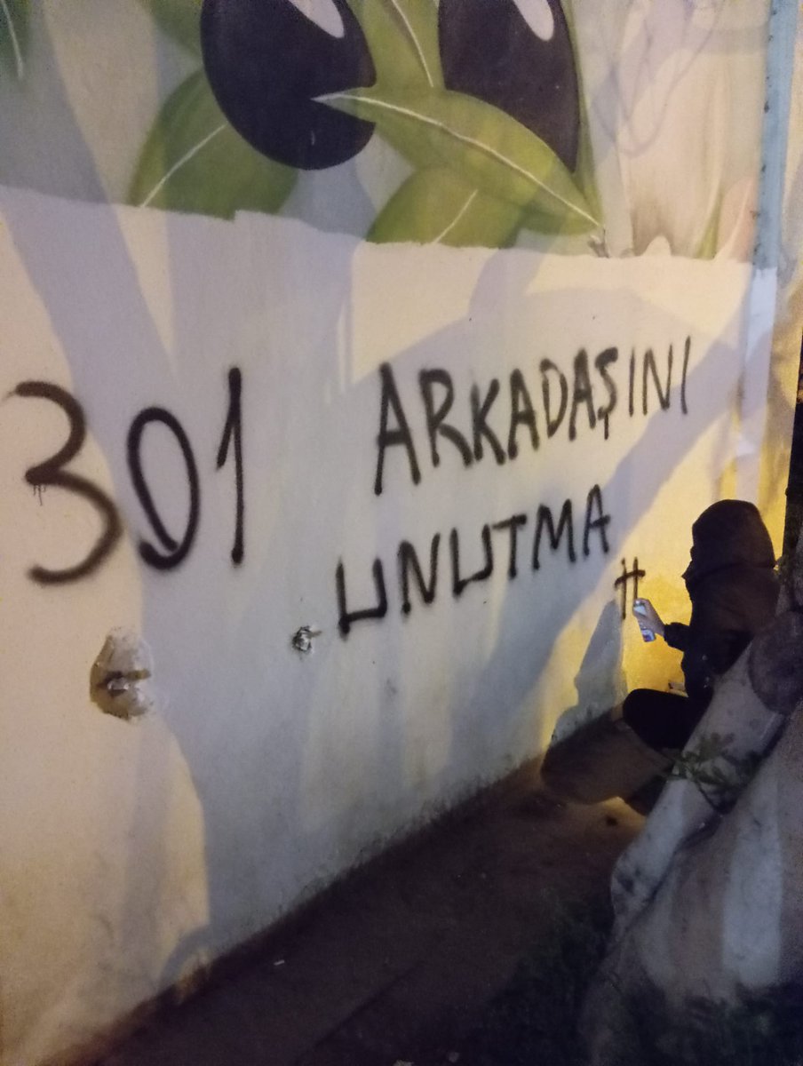 "Don't forget your 301 friends who are in prison."
Graffiti in reference to thise imprisoned during the ongoing anti-government protests in Turkey