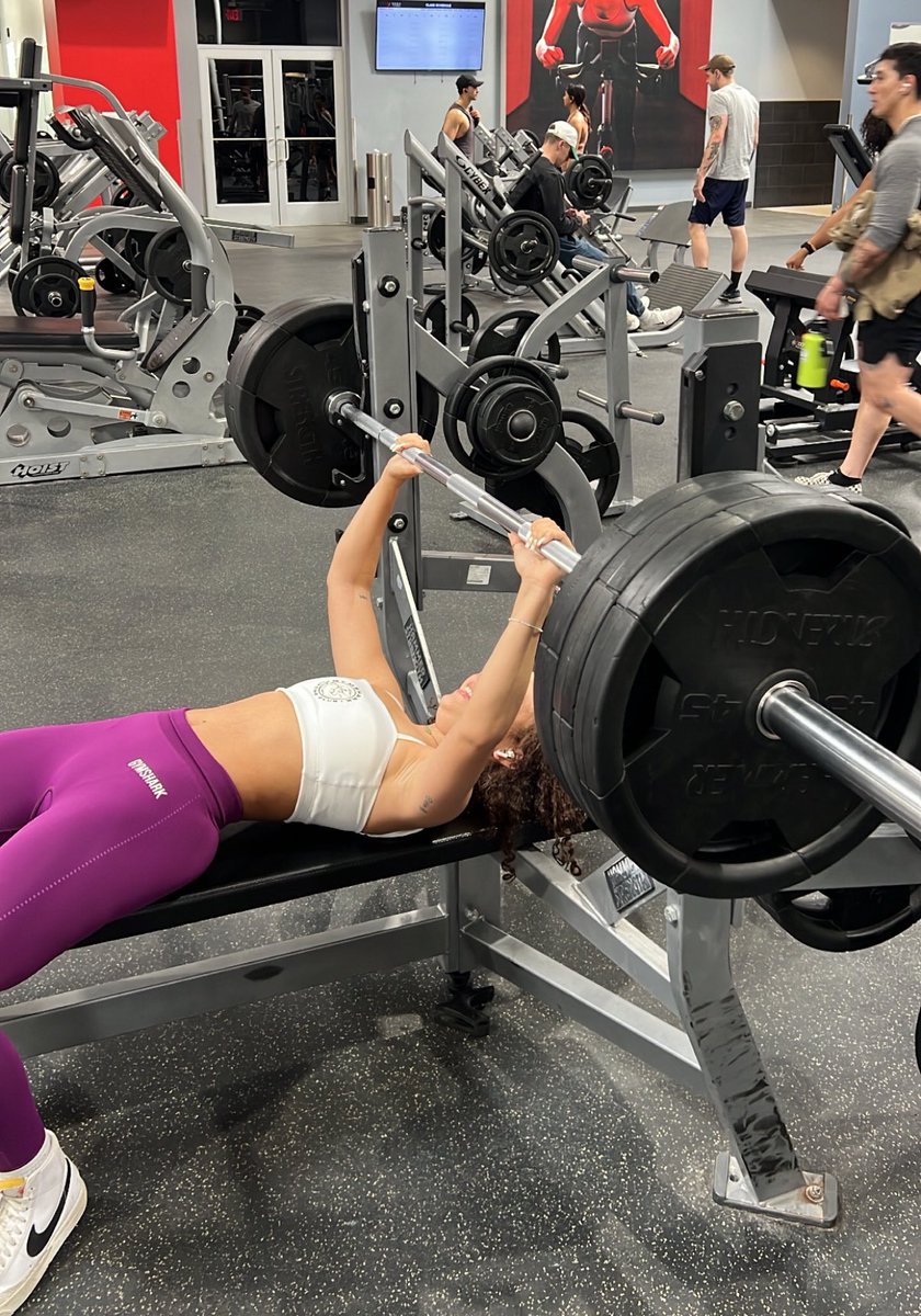 zoë 🌧️ tweet media