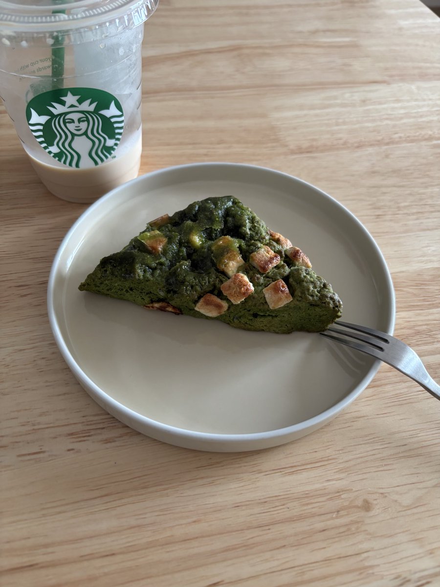 bmoon_07's tweet photo. 朝スタバ☕️
どちらも最近食べたかったやつ
おいしかった⋆౨ৎ˚⟡ https://t.co/vPcxFLYD0U