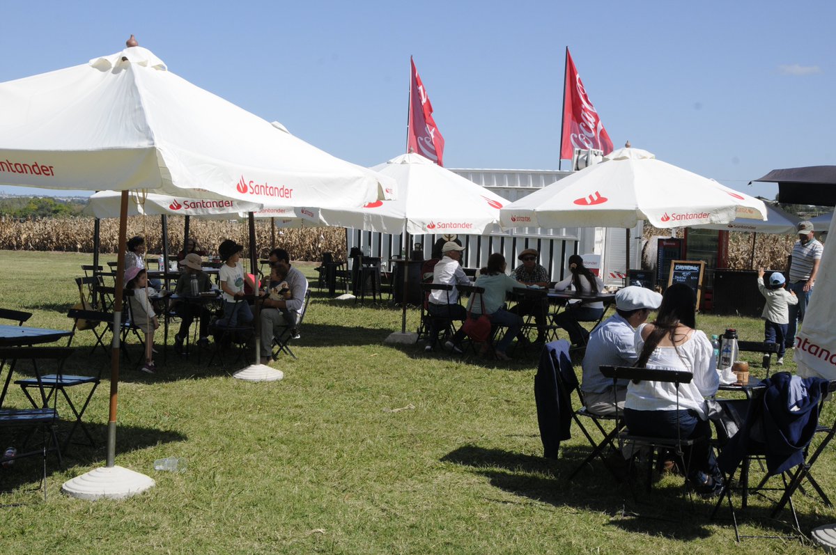 Hoy último día de Rural de Melilla.
Un día espectacular; sol, aire libre, propuestas para todos… el mejor plan para cerrar el fin de semana.
Te dejamos algunas imágenes, pero lo mejor es que vengas a vivirlo.
Entradas en expomelilla.com.uy, Abitab o en boleterías del predio