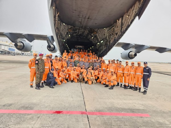 ani_digital's tweet photo. India's Operation Brahma delivers aid to Myanmar; 800 patients treated
Read @ANI Story | https://t.co/Ip4joX0M9Q
#OperationBrahma #IAFC17 #MiniAungHlain #Myanmar https://t.co/o5FKEvTC22