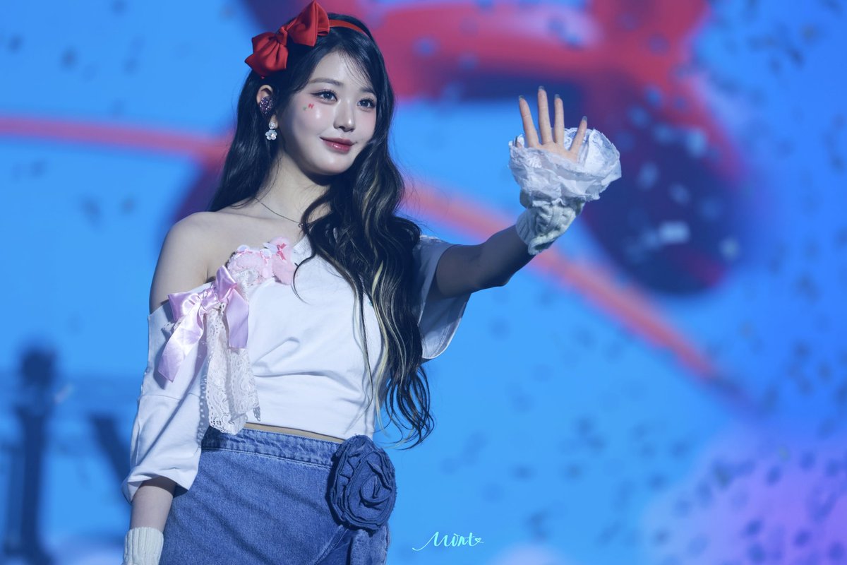 250405 IVE 3rd FANCON Day2
Princess Snow  White❤️🖤

#아이브 #IVE #장원영 #JANGWONYOUNG #원영 #WONYOUNG #ウォニョン