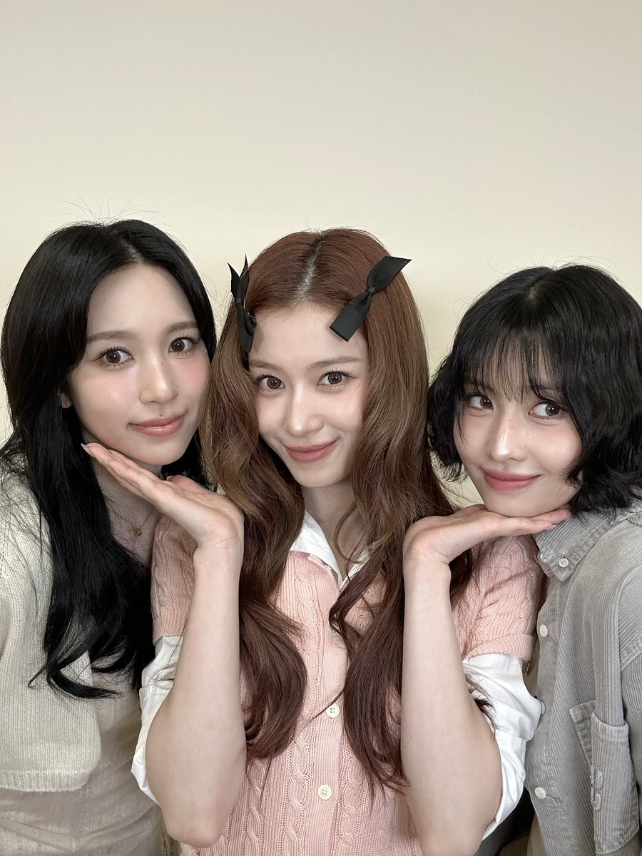 Mina Myoui Brasil (@minamyouibrasil) on Twitter photo ๐จ | No evento de hoje, Onces relataram que a Mina foi agredida por um "fรฃ" na regiรฃo de suas mรฃos e teve que fazer uma pausa no evento pois havia se machucado!
Isso รฉ inaceitรกvel! Pedimos que a JYP tome medidas mais eficazes para proteger suas idols.
#ProtectMina <a href="/jypnation/">JYPnation</a> ๐จ | No evento de hoje, Onces relataram que a Mina foi agredida por um "fรฃ" na regiรฃo de suas mรฃos e teve que fazer uma pausa no evento pois havia se machucado!
Isso รฉ inaceitรกvel! Pedimos que a JYP tome medidas mais eficazes para proteger suas idols.
#ProtectMina <a href="/jypnation/">JYPnation</a>