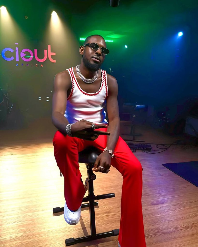 ❤️🤍 Got me doing something new 🦅🦅