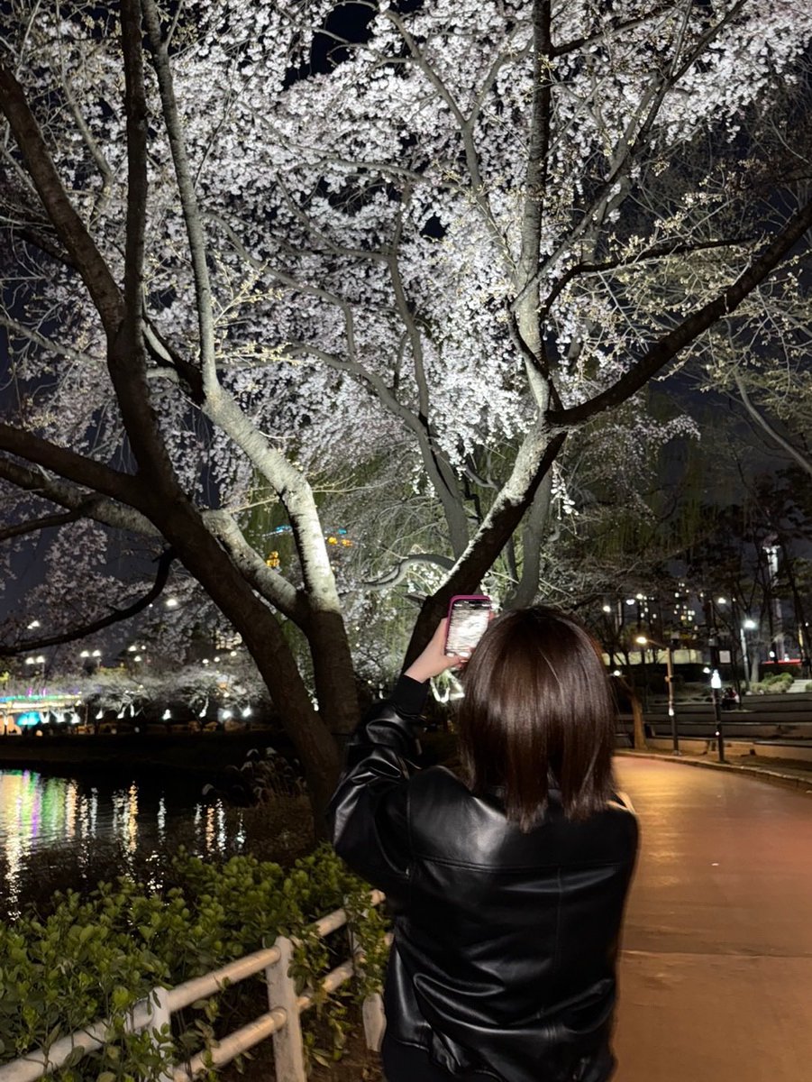 happy birthday bang vann, sehat selalu yak! <a href="/mingyuusv/">Jauvan</a>