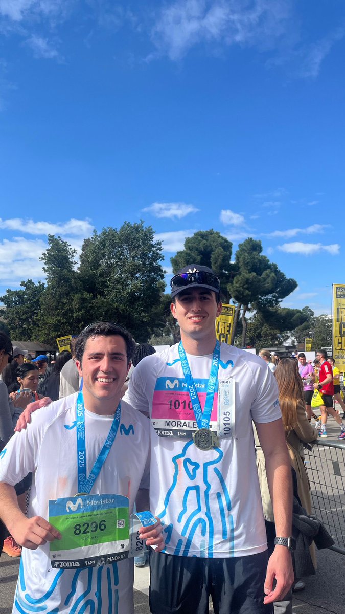 ¿Qué es el Pio XII? Que empleados de conserjeria + Cocina + Colegiales pasen un domingo de senderismo y naturaleza mientras otros corren la Media maratón de Madrdid. ¡Somos una Familia! ¡Somos Pios! ¡Somos los mejores! #deporte #valores #naturaleza #familia #unmayoresmas