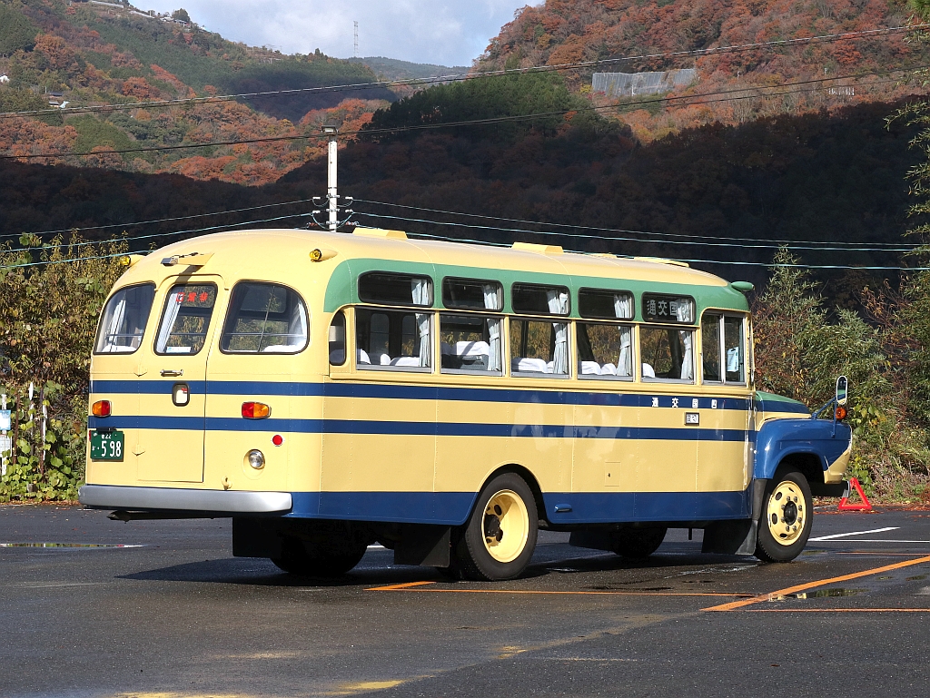 チョロQバス 四国交通ボンネットバス BXD30型 車種紹介｜愛媛県四国宇和島