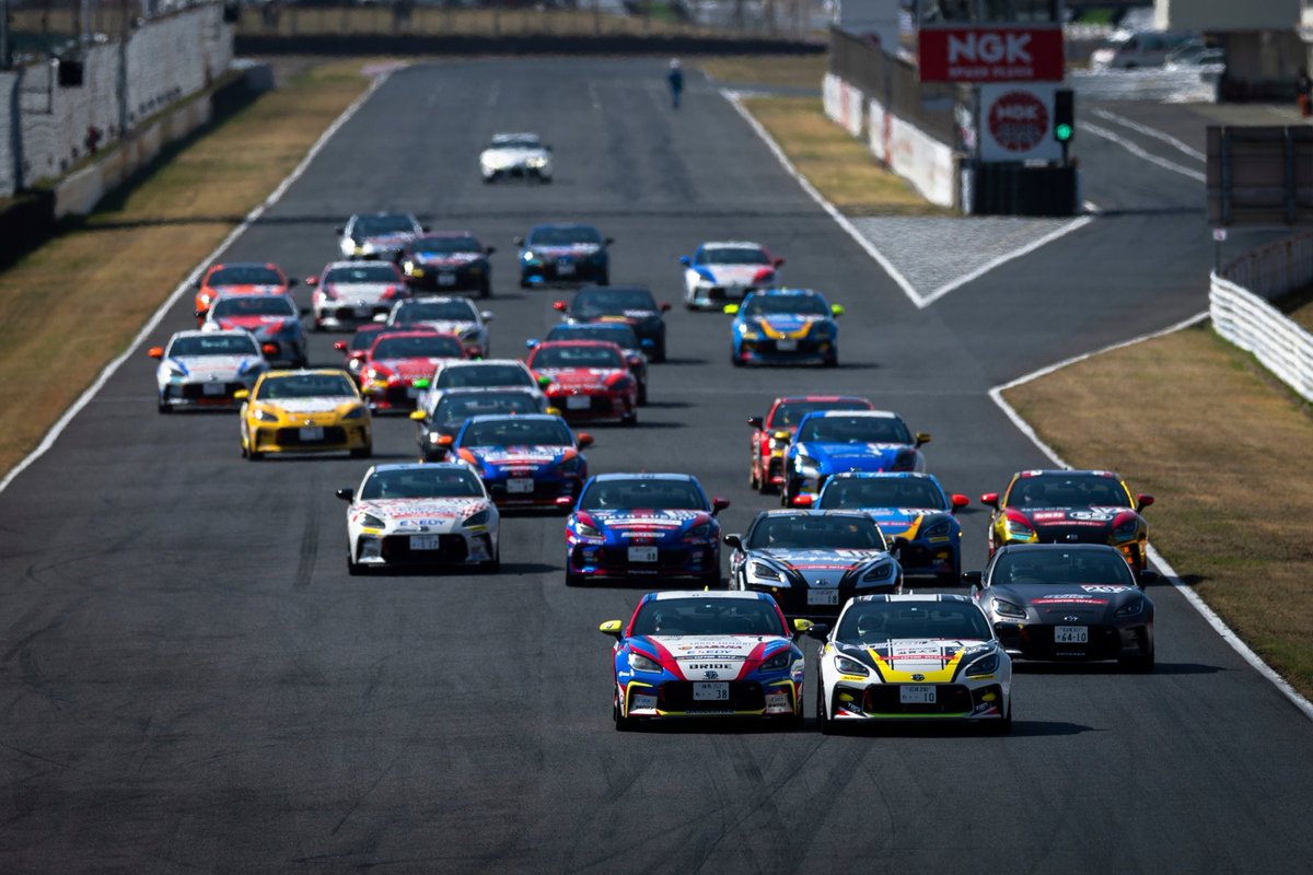 GR86/BRZ CUP開幕戦 ポールトゥ2位でした😭 昨年よりブリヂストン