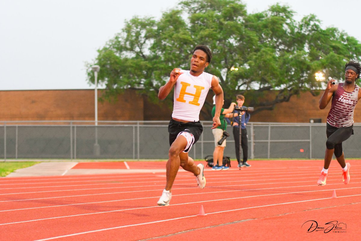 Alief Hastings Boys Track and Field tweet media