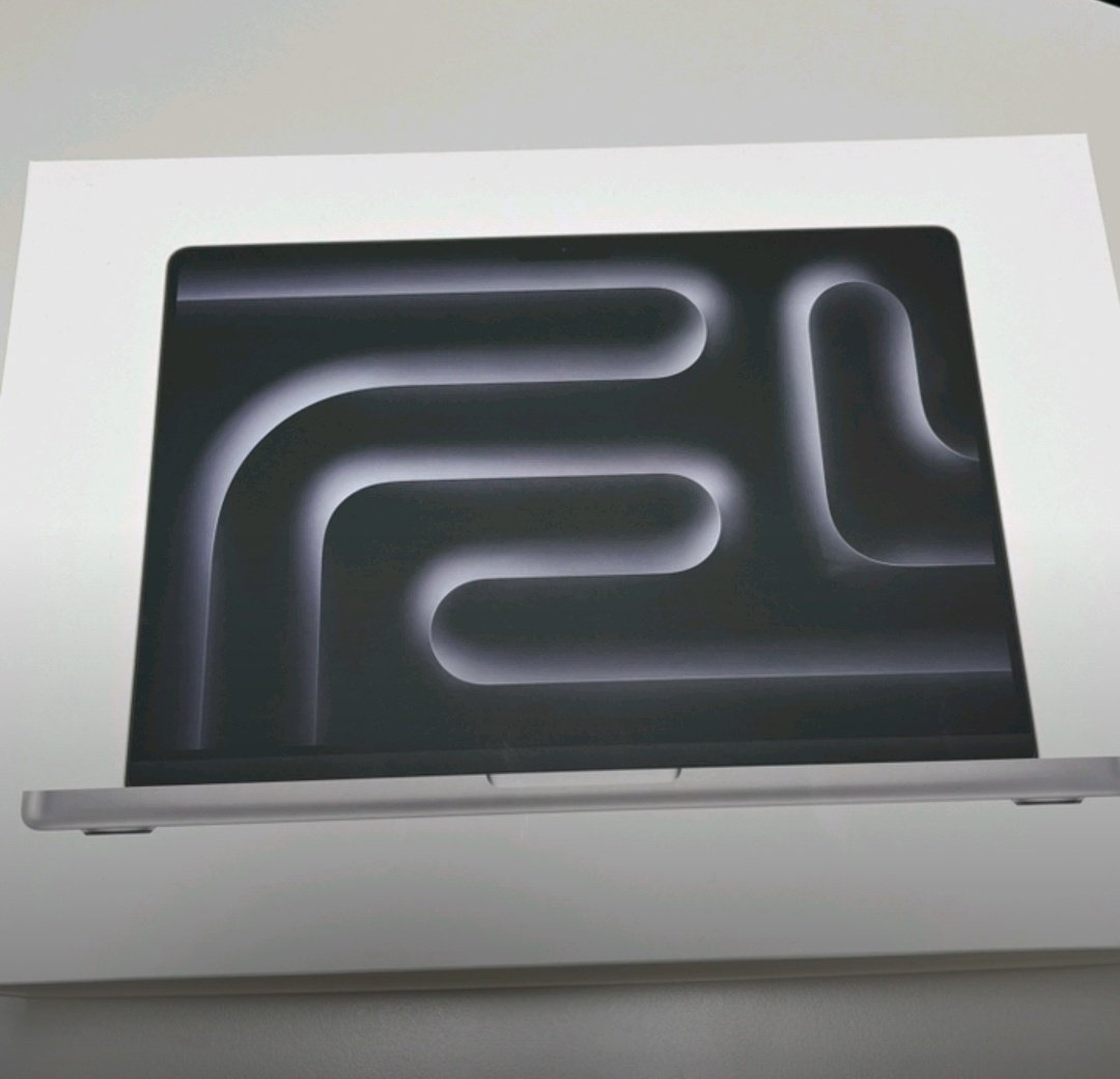 맥북 프로14 이벤트💎
RT, 메인트RT, 팔로우 해주신 분중
추첨 1명께 맥북프로를 드려요
노트북 없으신분만 신청해주세요✨️✨️