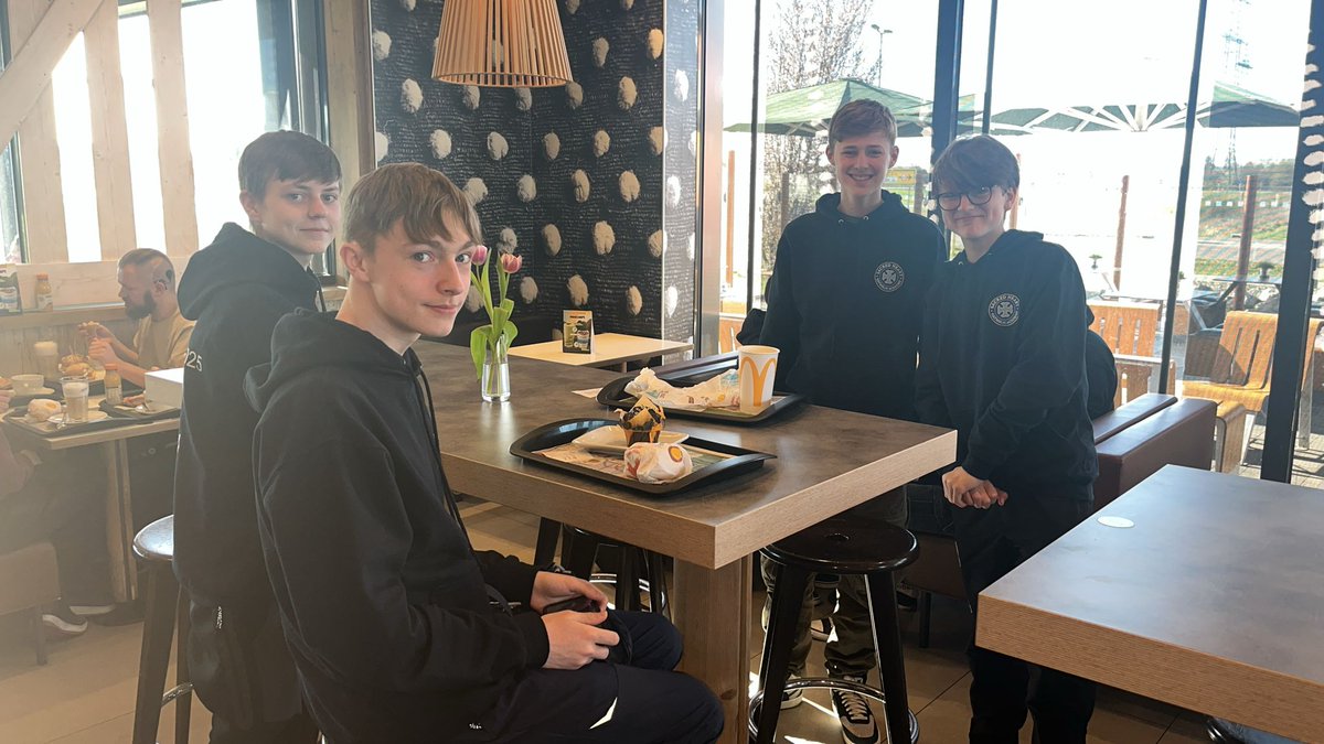 ⛷️👏Our adventurous Year 10 left Sacred Heart Catholic Academy today to set out on their #SkiTrip to Austria.

We wish them a very safe journey and a wonderful time away, having fun and building new skills together!

#ToBeMore #Ambition #AdventureAwaits