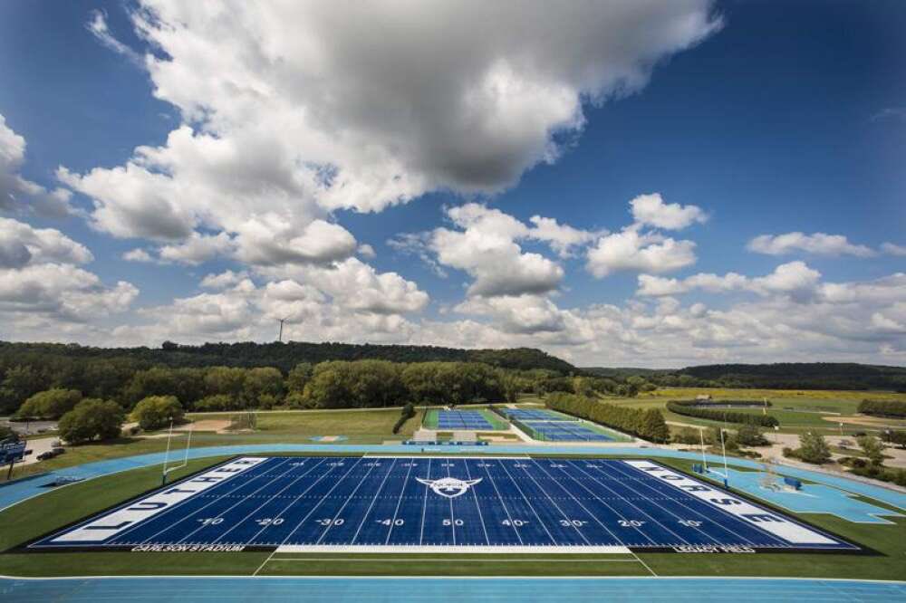 🚨2 big time commits

☑️ great start to spring ball

☀️Sun is shining in the valley 🏞️

Staff and players continue to do a great job telling our story and are flying around on the 🔵

#DestinationDecorah
#WelcomeToTheValley