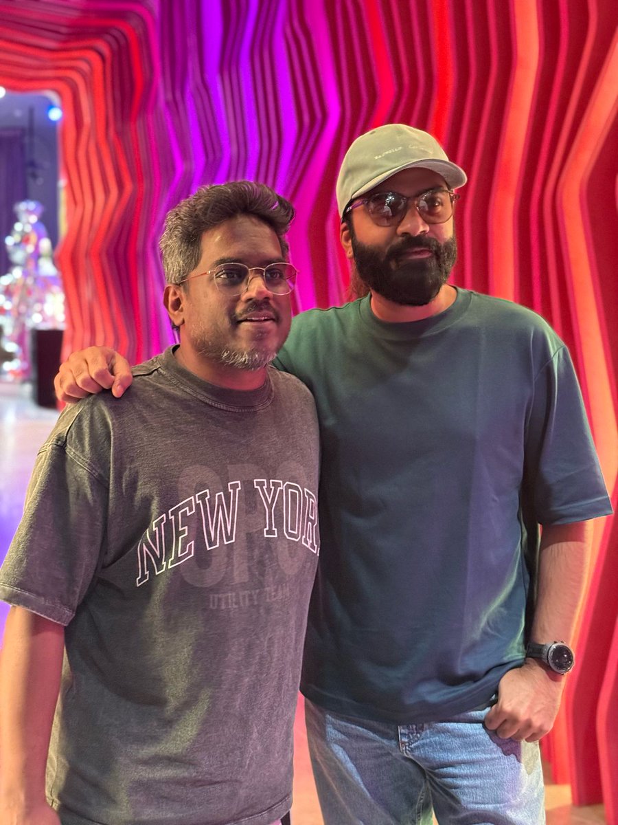 kayaldevaraj's tweet photo. #STR50 #Simbu50

சம்பவம் பலமா இருக்கும் தீப்பொறி பறக்கும் இசை

#yuvanshankarraja #Simbu
#SilambarasanTR #STR
#Atman #Silambarasan https://t.co/XNT9oMxuX6